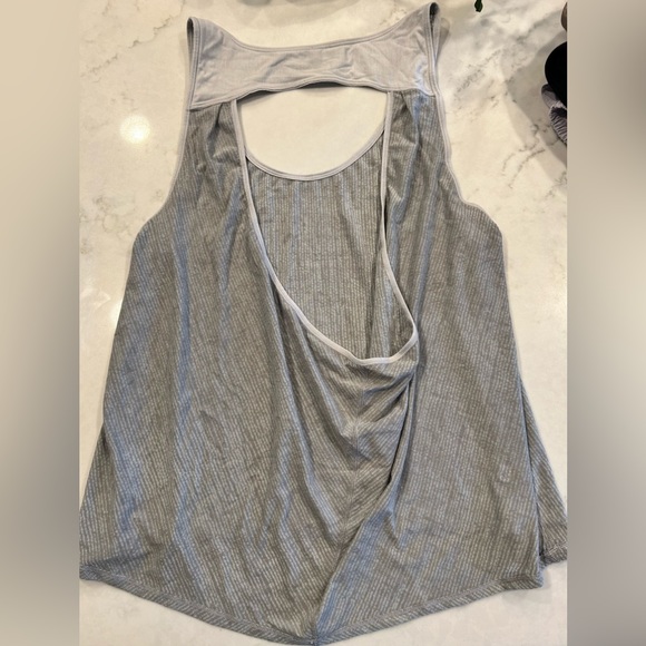 Lululemon open back tank grey 6 - Picture 2 of 2